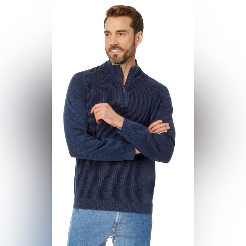 Tommy Bahama Tidemark blue waffle half zip
Pullover sweater size XXL